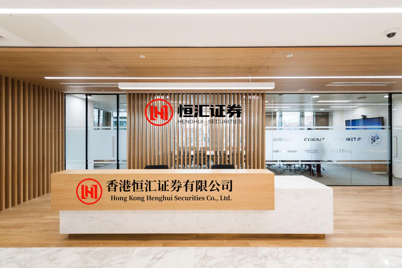 贝股通 这下玩大了！“最快女护士”被举报到纪检委：领导同事和老公回应